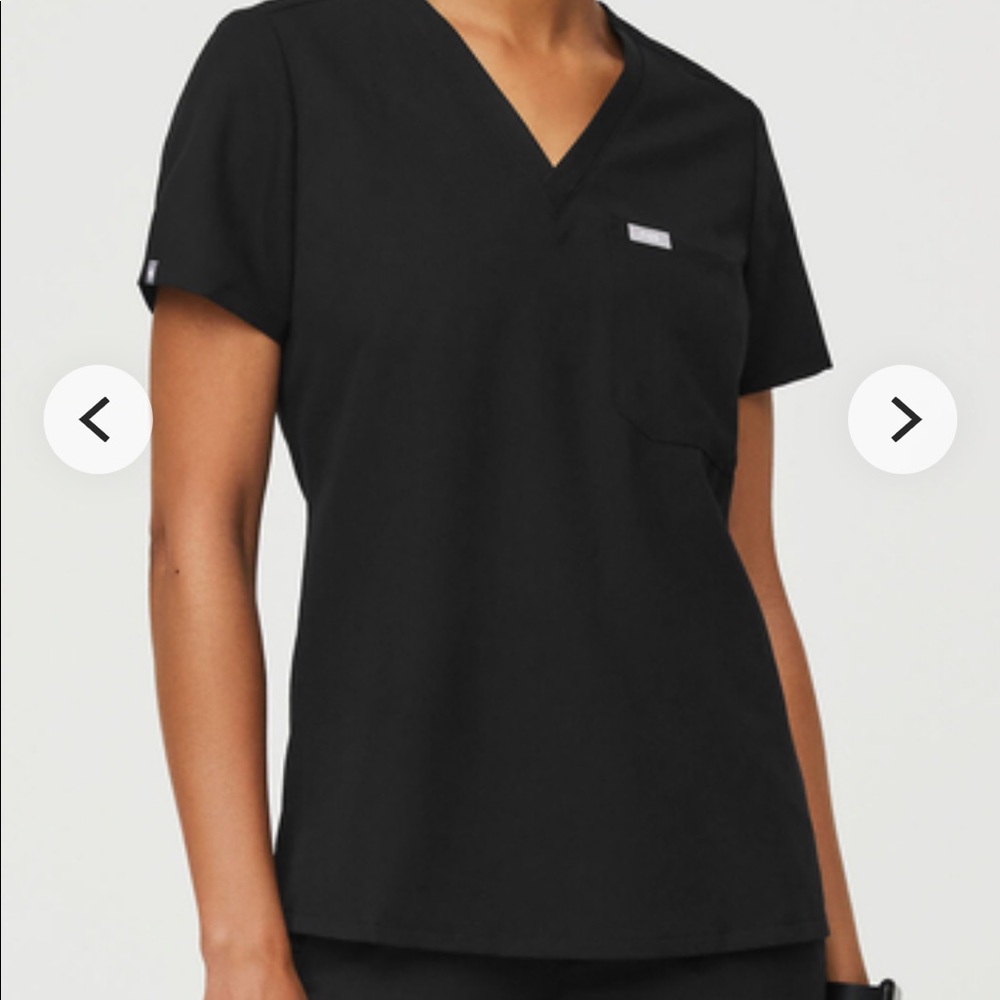 Figs scrub top
